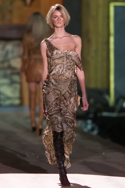 Look 48